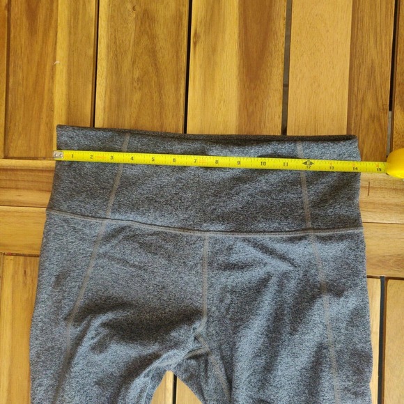 Athleta Women's Athletic Leggings Gray Size M Cropped Activewear. - Picture 5 of 7